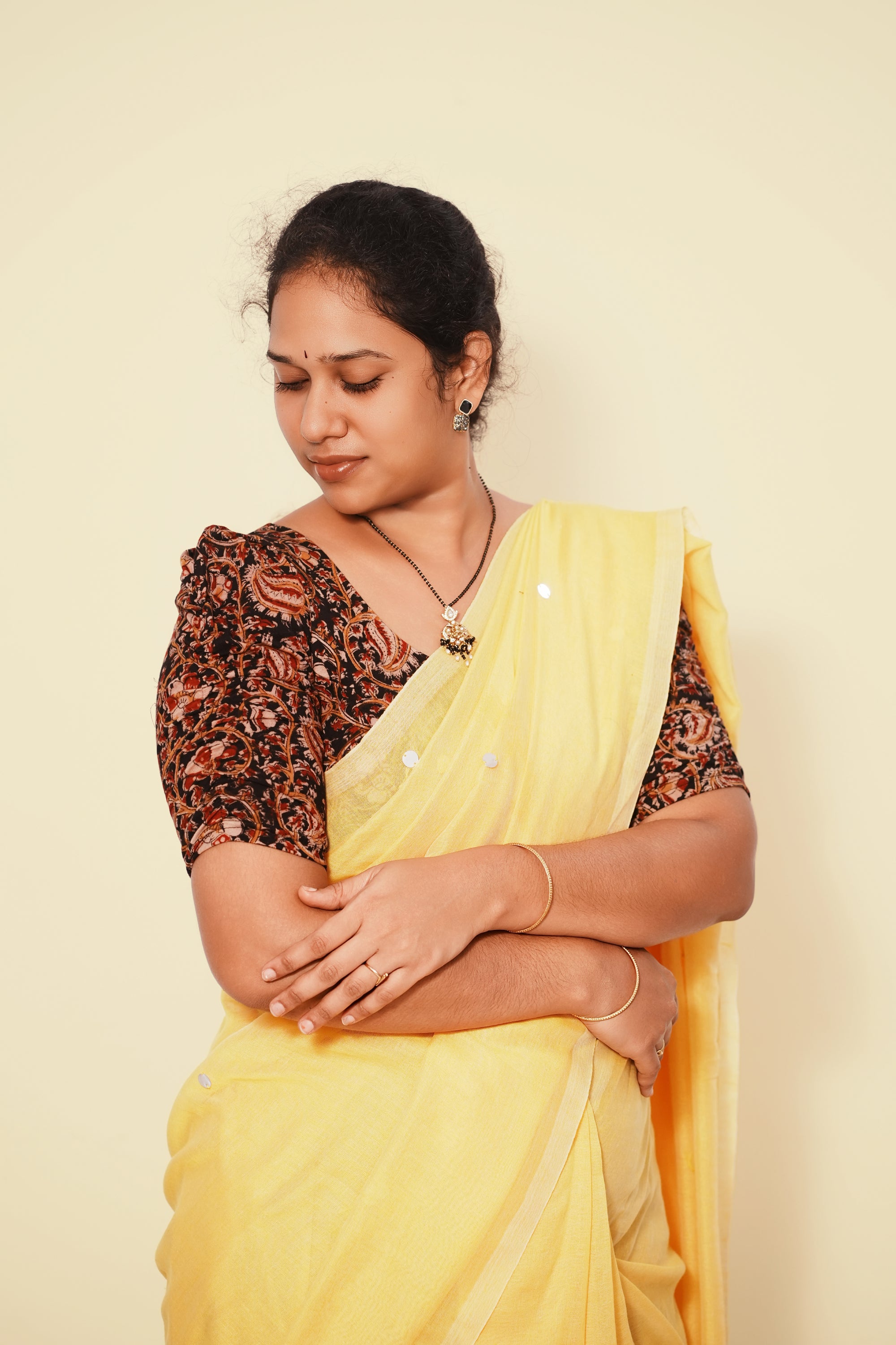 KALAMKARI BUTTA  ROUND NECK 10 INCH HANDS STRECHBLE BLOUSE