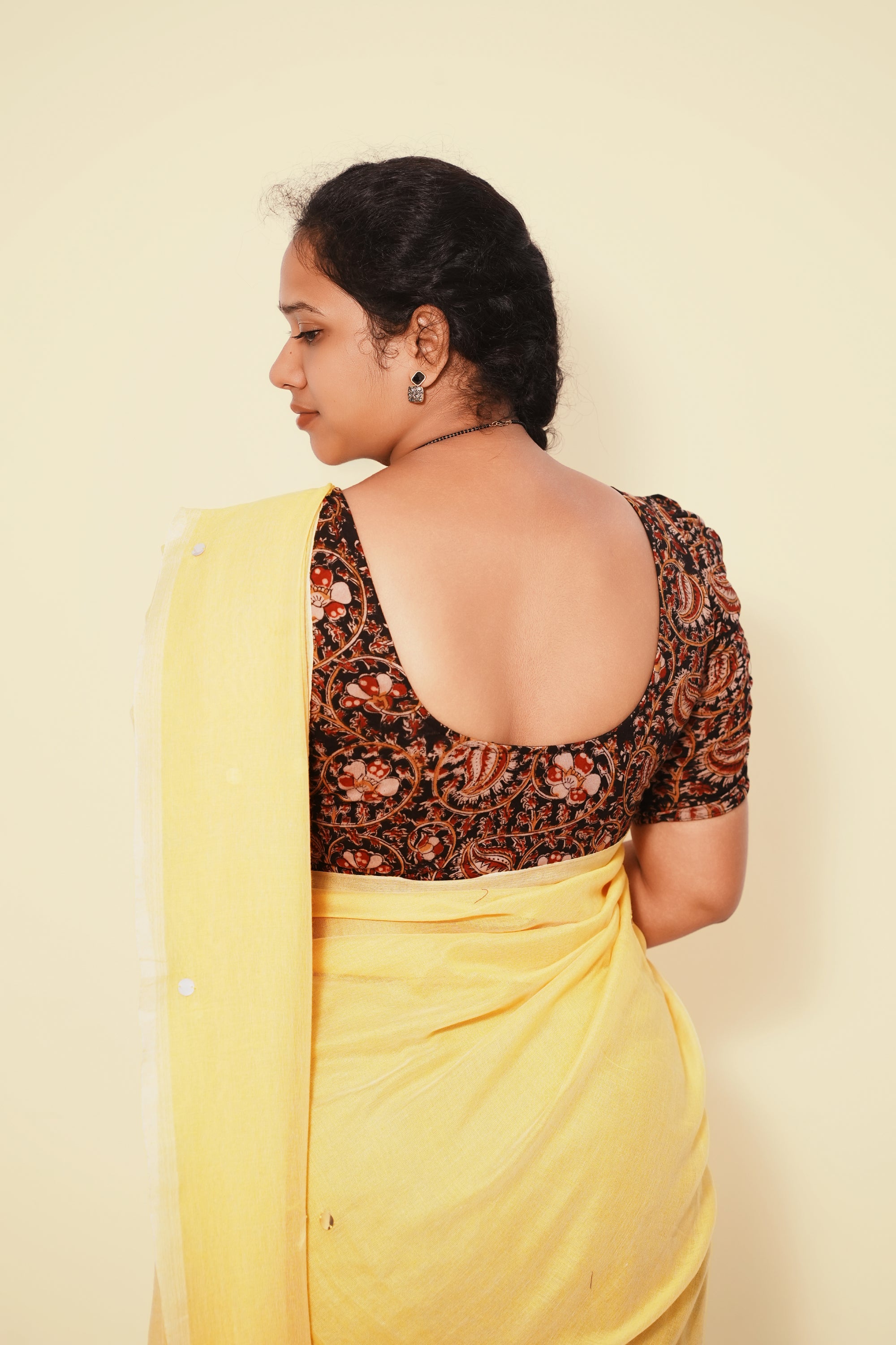 KALAMKARI BUTTA  ROUND NECK 10 INCH HANDS STRECHBLE BLOUSE