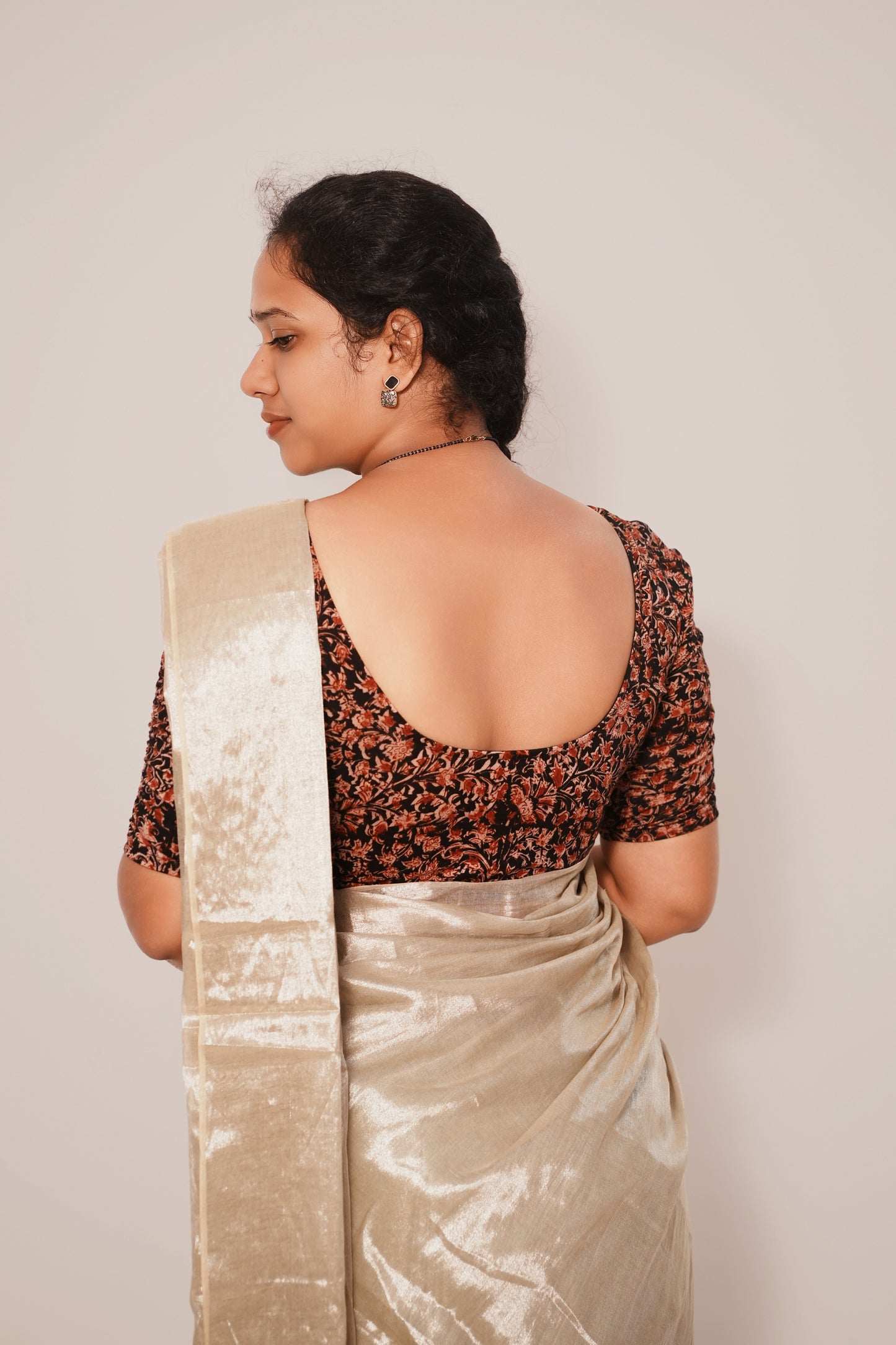 KALAMKARI BUTTA  ROUND NECK 10 INCH HANDS STRECHBLE BLOUSE