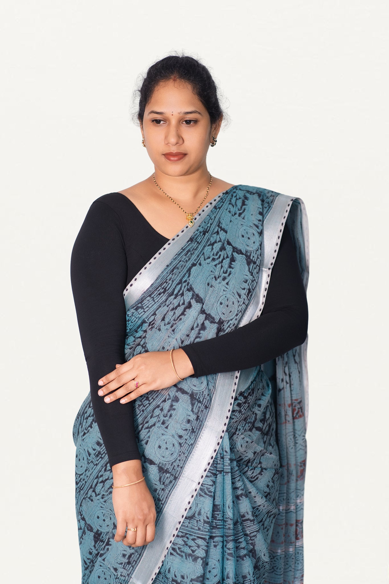 ROUND NECK FULL HANDS STRECHBLE BLOUSE BLACK