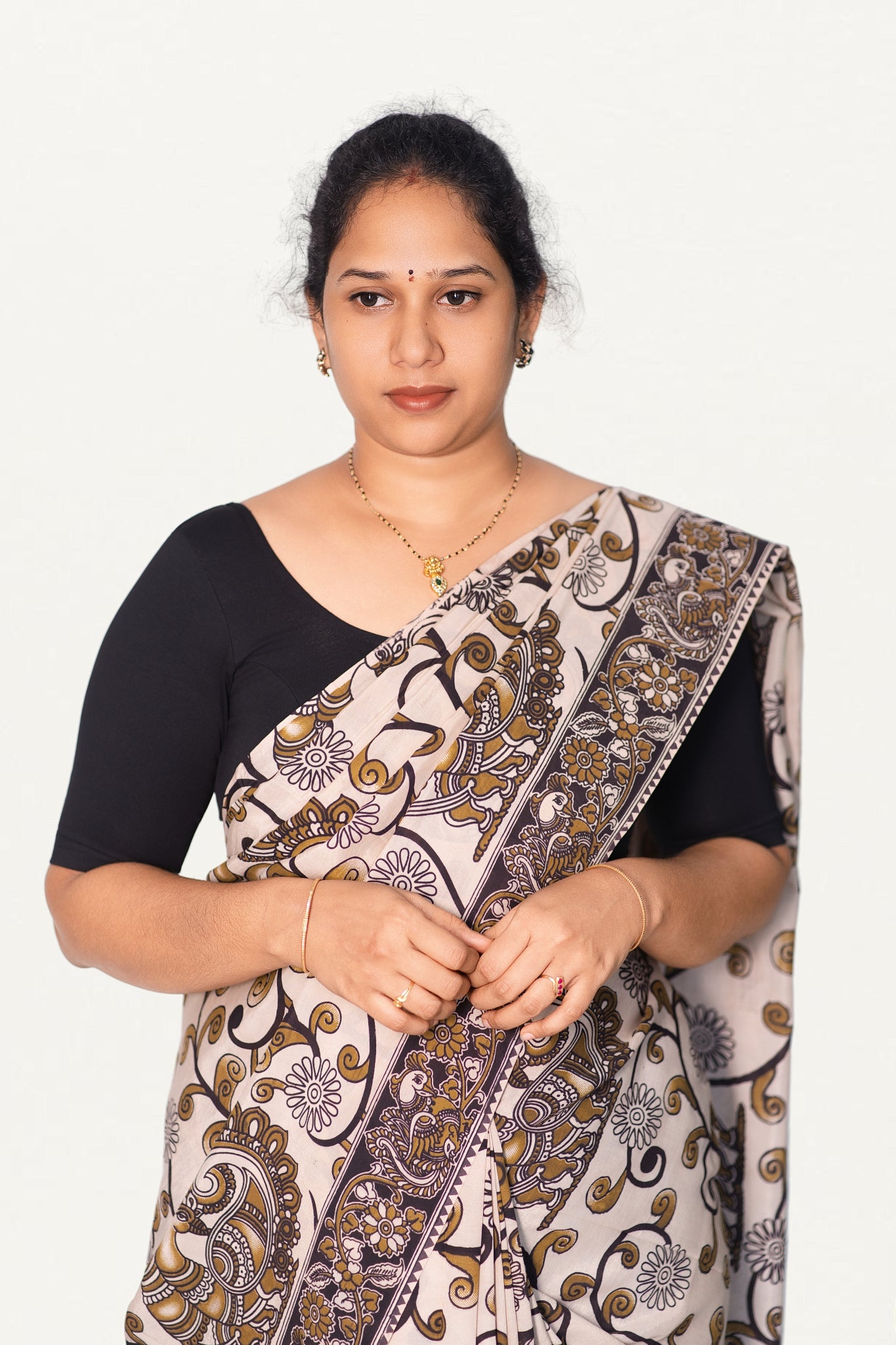 ROUND NECK 10 INCH HANDS STRECHBLE BLOUSE